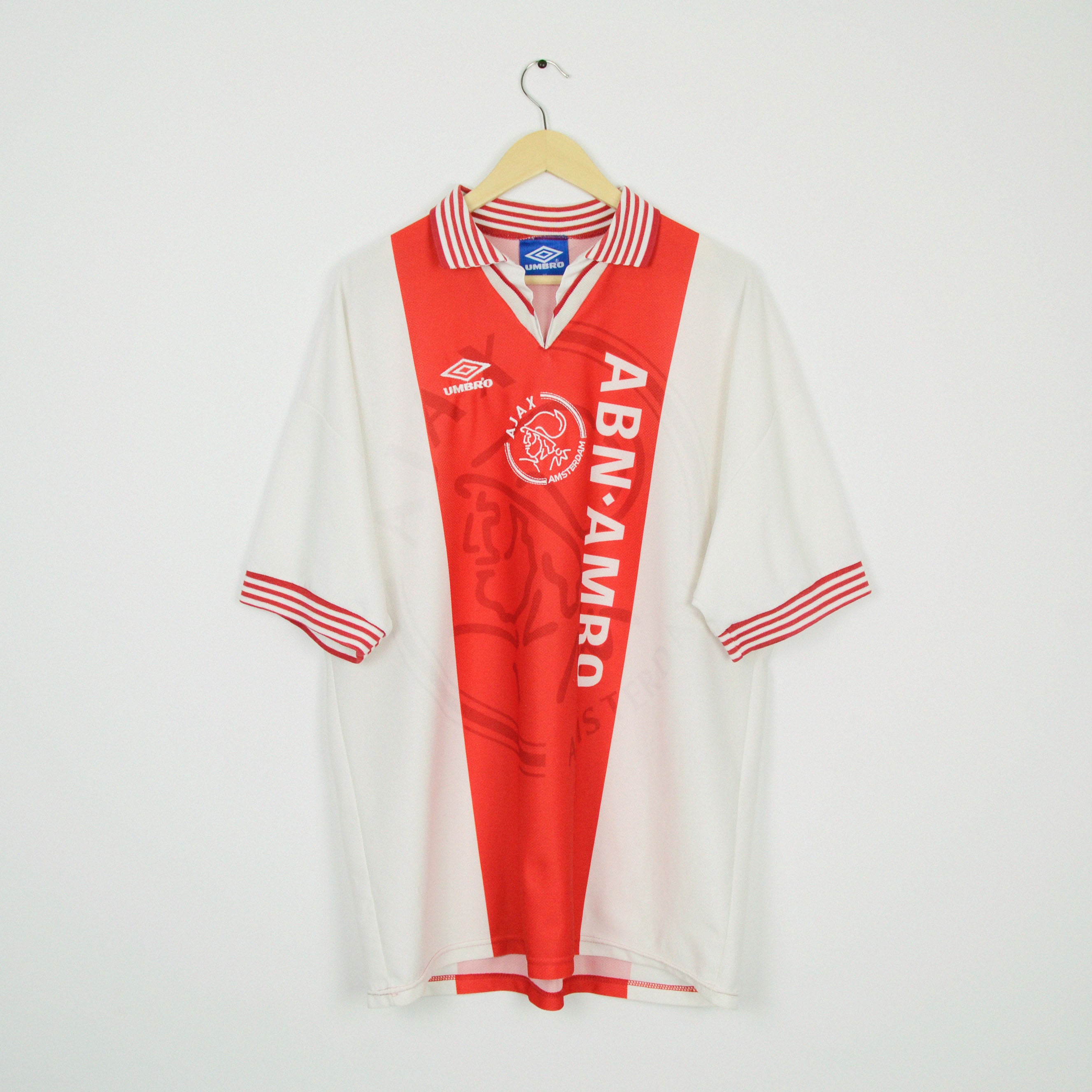 Maillot Ajax Amsterdam - Tous les maillots de foot officiels Maillot Ajax Amsterdam - Tous les maillots de foot officiels