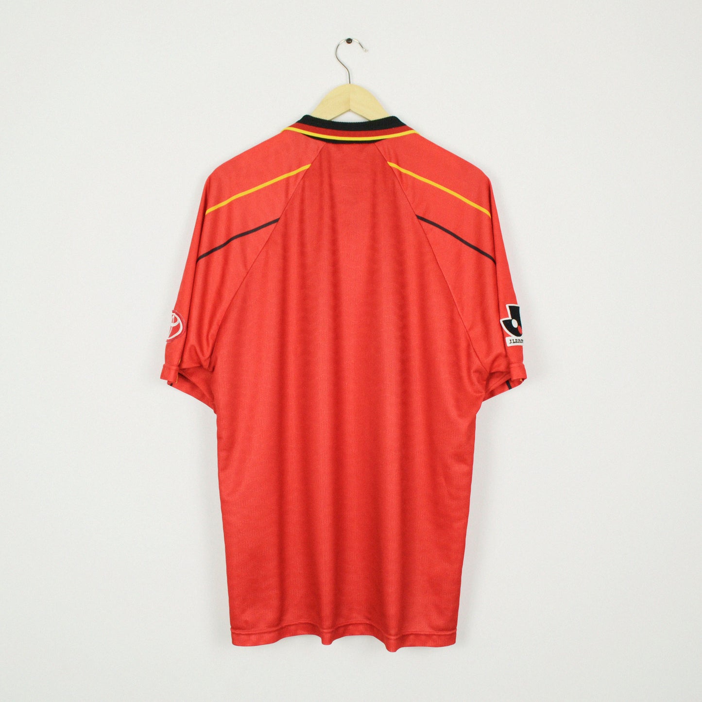 1996-98 Umbro Nagoya Grampus Eight Home Shirt L