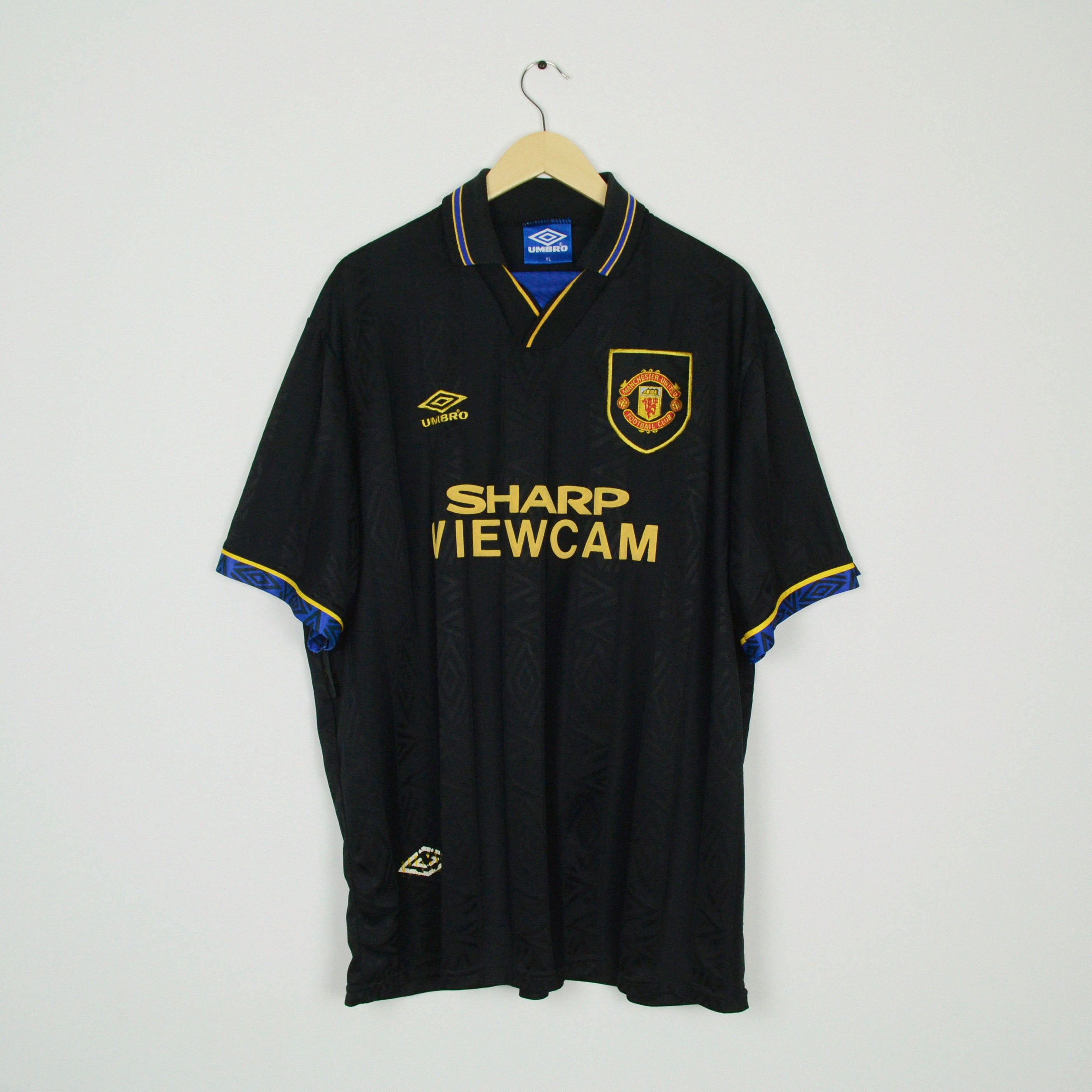 UMBRO MAGLIA SHIRT CALCIO NOLEL VINTAGE MADE IN ENGLAND (085) tg. L EUR 28,00 - ES UMBRO MAGLIA SHIRT CALCIO NOLEL VINTAGE MADE IN ENGLAND (085) tg. L EUR 28,00 - ES