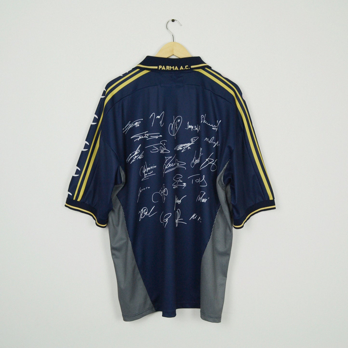 2001-02 Champion Parma Coppa Italia Final Away Shirt XL