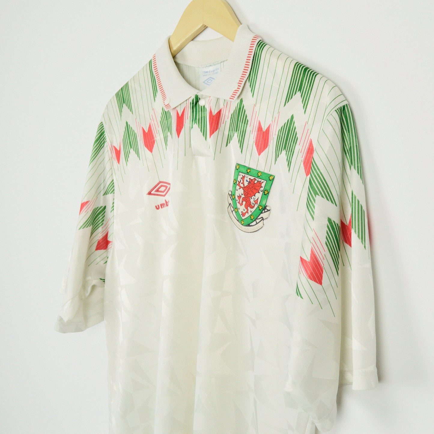 1990-93 Umbro Wales Away Shirt L